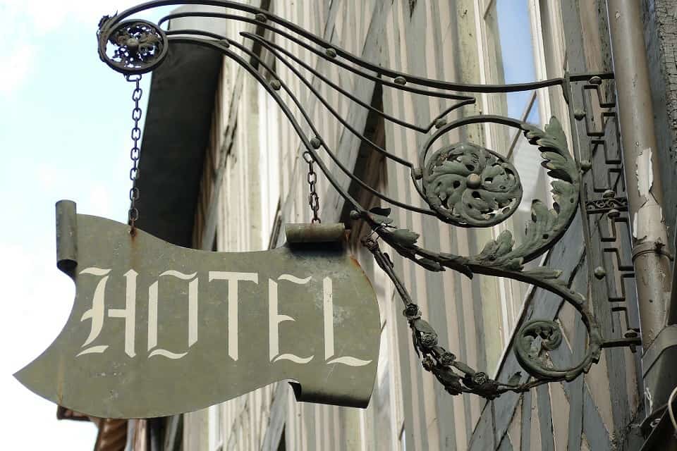 Hotel-Scams-3